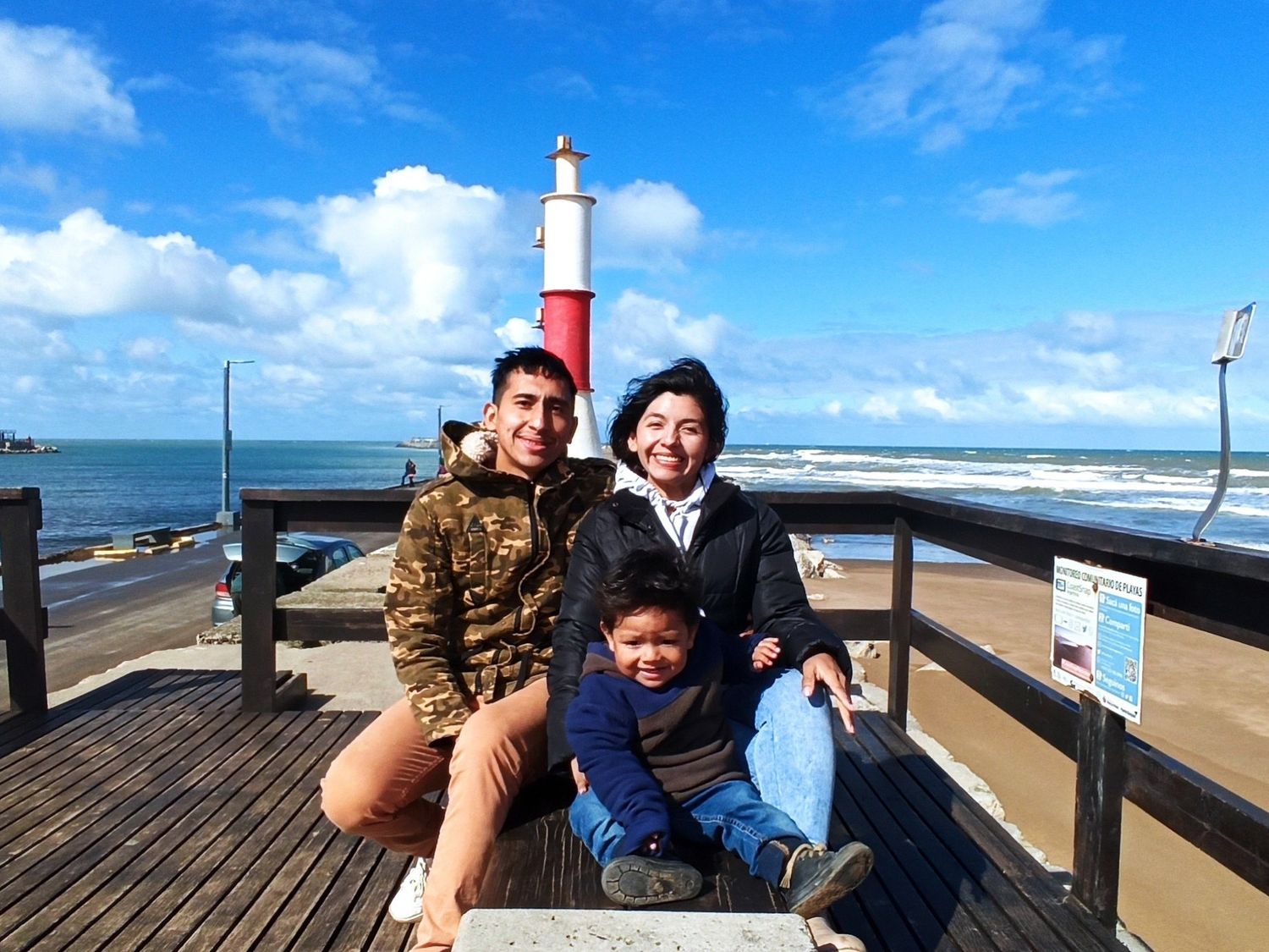 De Salta a Alaska en un Peugeot 405: la familia que eligió Necochea para sanar y volver a soñar