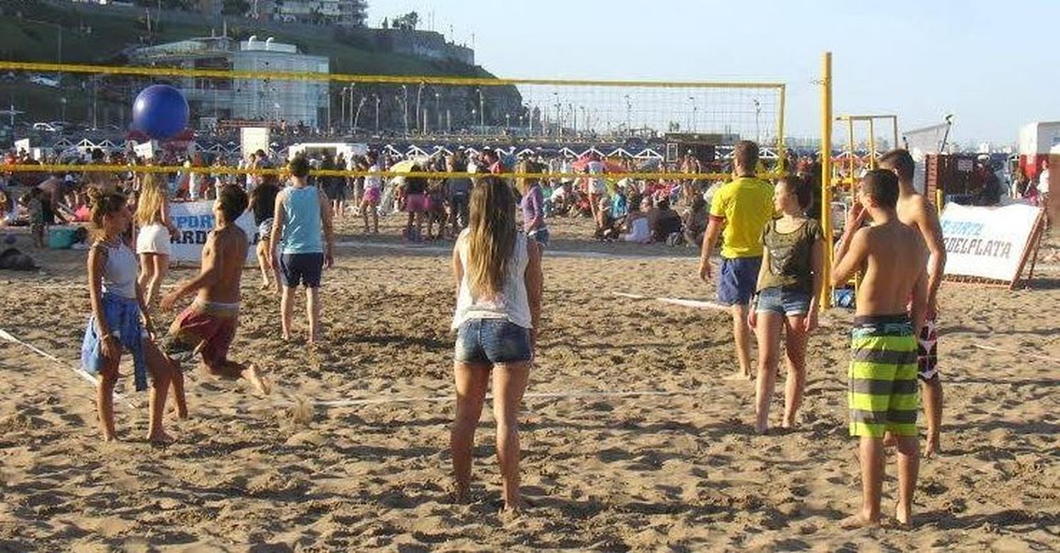 Un sábado para aprovechar la playa antes de la lluvia del domingo