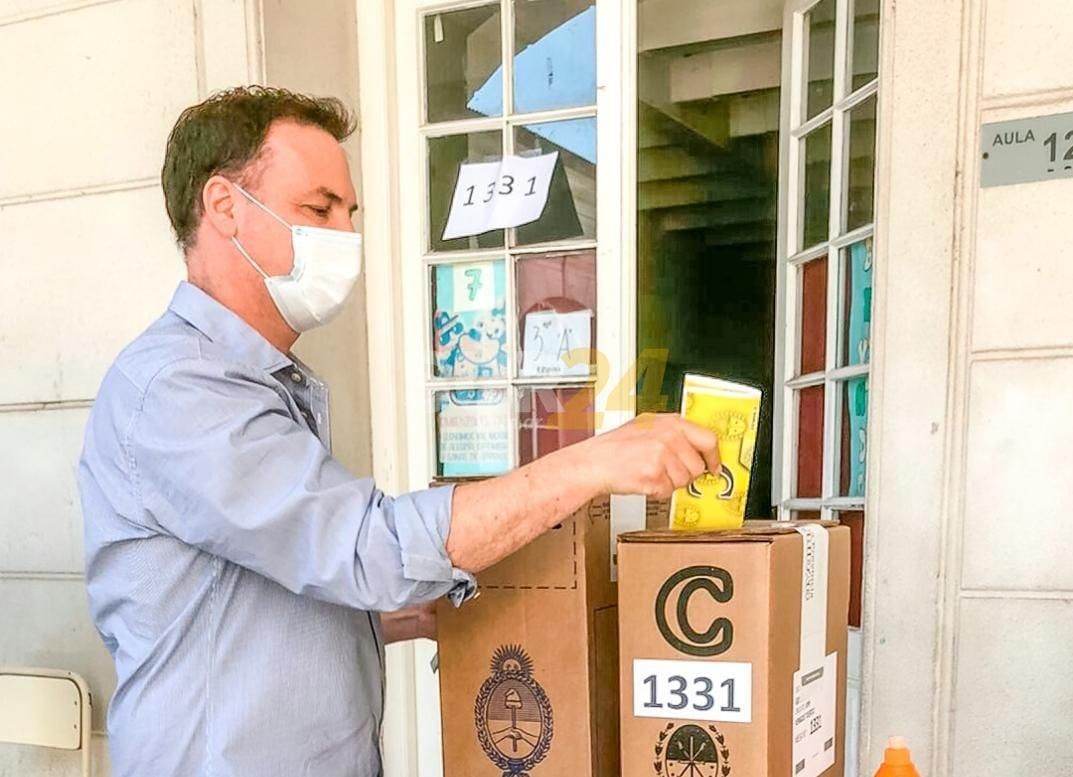 Enrico votó y confió en ratificar en las PASO el apoyo de la población