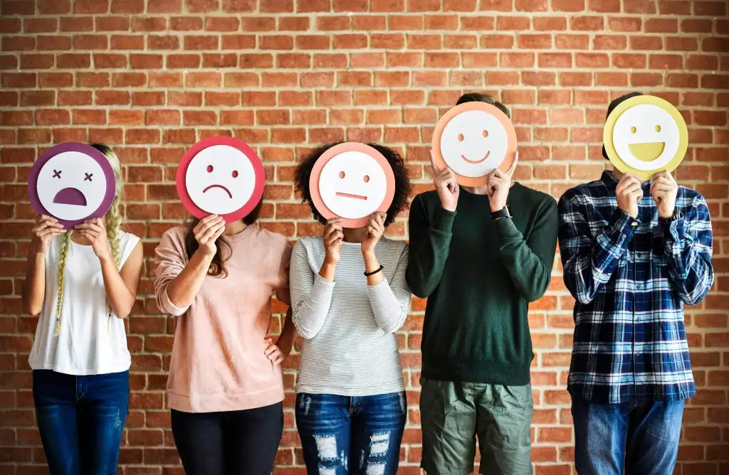 Una de las propuestas apunta a brindar herramientas para gestionar las emociones personales.
