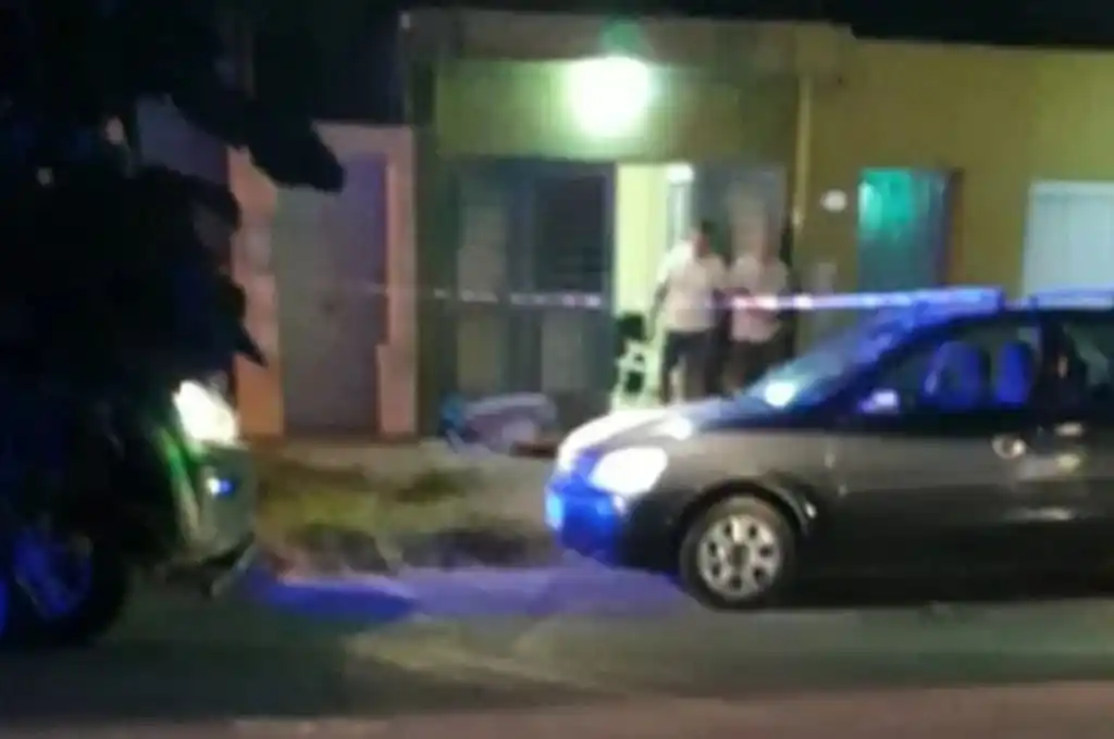 Sicarios pasaron en un auto y acribillaron a un hombre