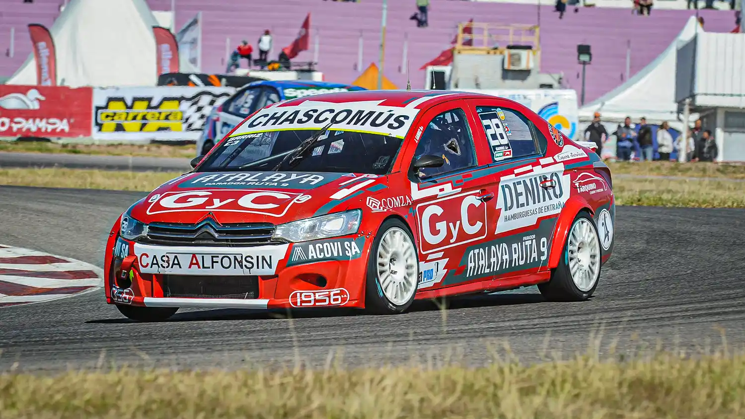 Turismo Nacional: Juanchi Gárriz y Juancho Eluchans corren este domingo en el autódromo “Oscar Cabalén”