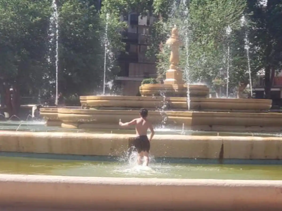 Sigue la ola de calor, pero se vienen las lluvias: noviembre se despide con tormentas