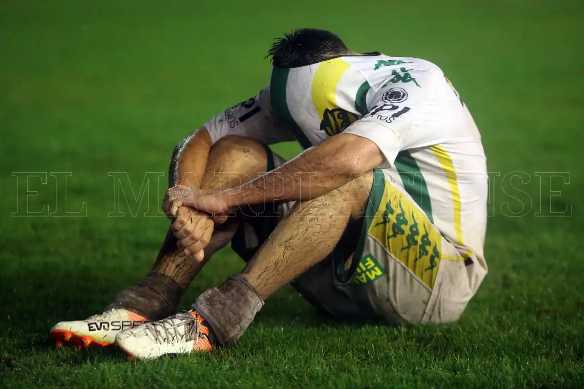 Un Aldosivi a la deriva se fue al descenso en el Minella