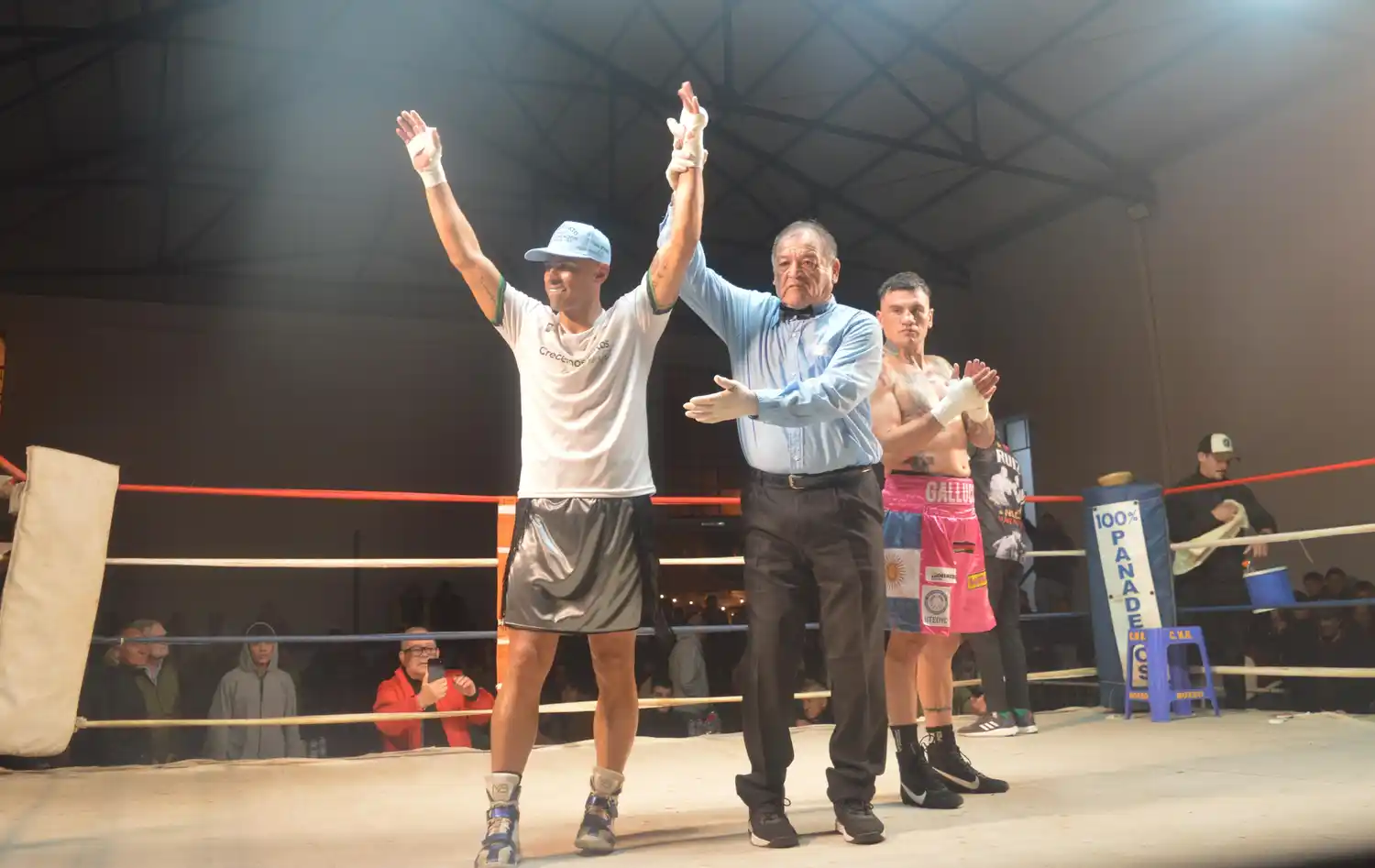 “Tin Tin” Ruíz noqueó en el primer round y fue la gran figura de la velada boxística en Concordia