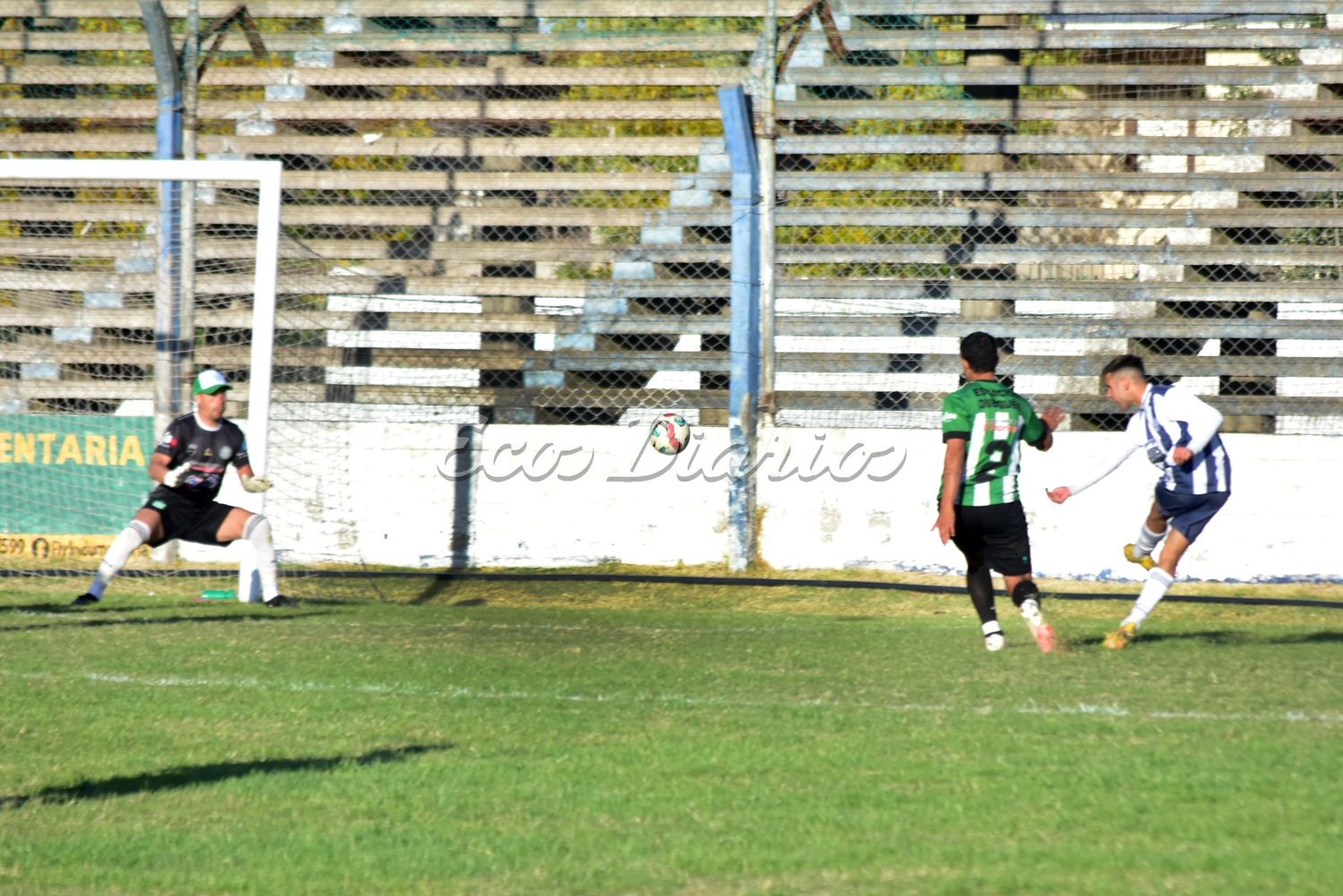 Disparo al fondo de la red. Thomas Thomassen y un remate furibundo para poner el 1 a 0 parcial