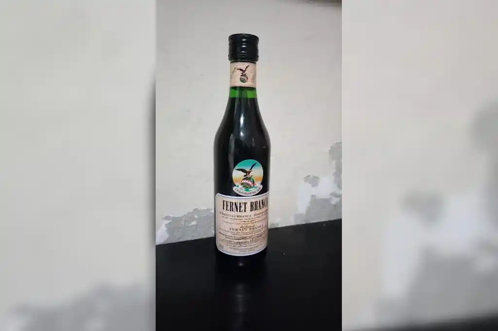 Robó un fernet en un supermercado e intentó llevarse una bicicleta estacionada en la vereda
