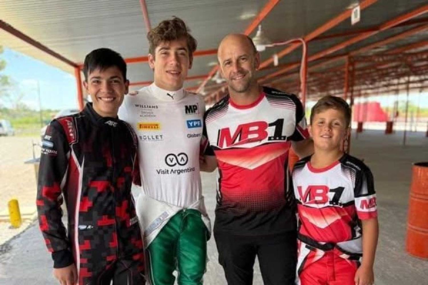 Colapinto volvió al karting y estuvo con jóvenes pilotos