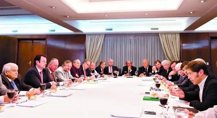 La UIA llevó sus reclamos a Kicillof