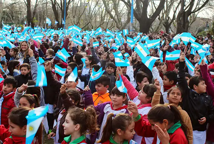 El jueves 19 será el acto de Promesa de Lealtad a la Bandera en la plaza “Dardo Rocha”