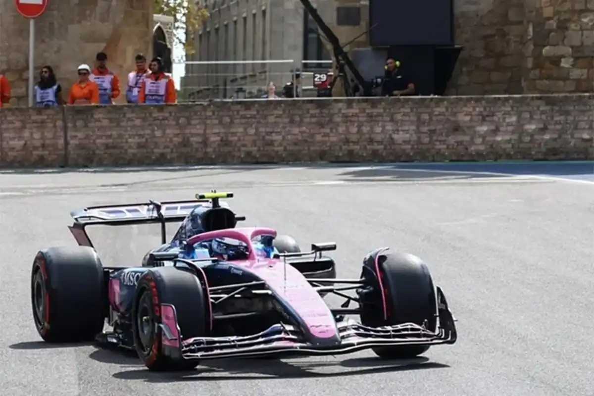 Franco Colapinto en el Circuito Callejero de Bakú.