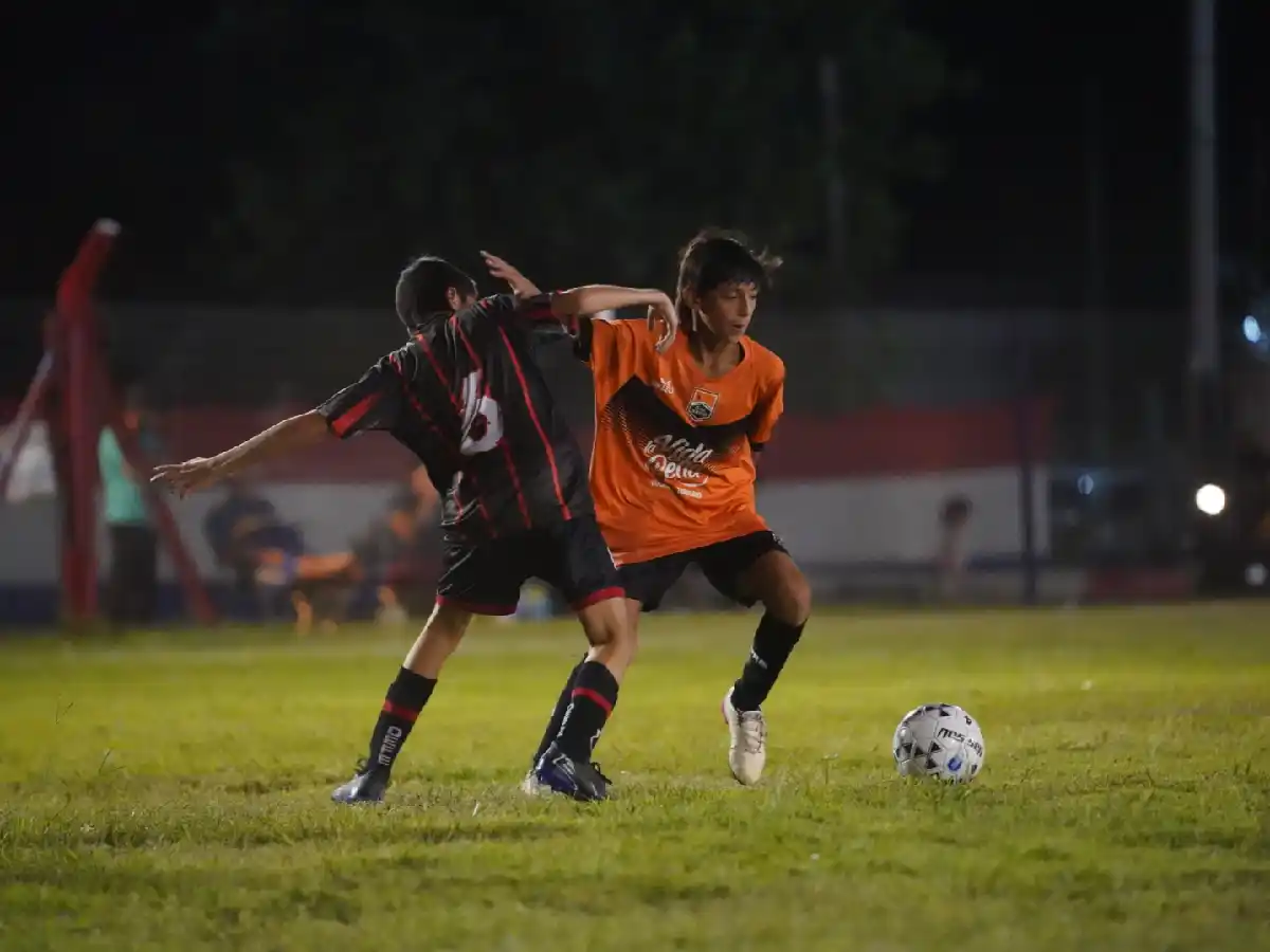 Savio goleó y sigue a paso firme