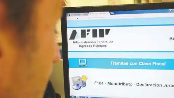 Sueldos: ya abrió el Repro para empleados y monotributistas