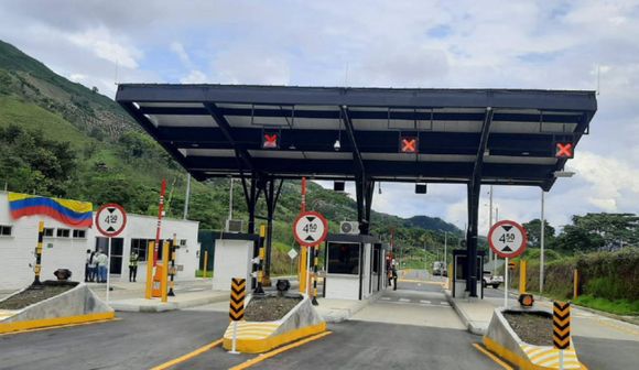 Asesinan a vigilante y se roban millones de pesos en un peaje