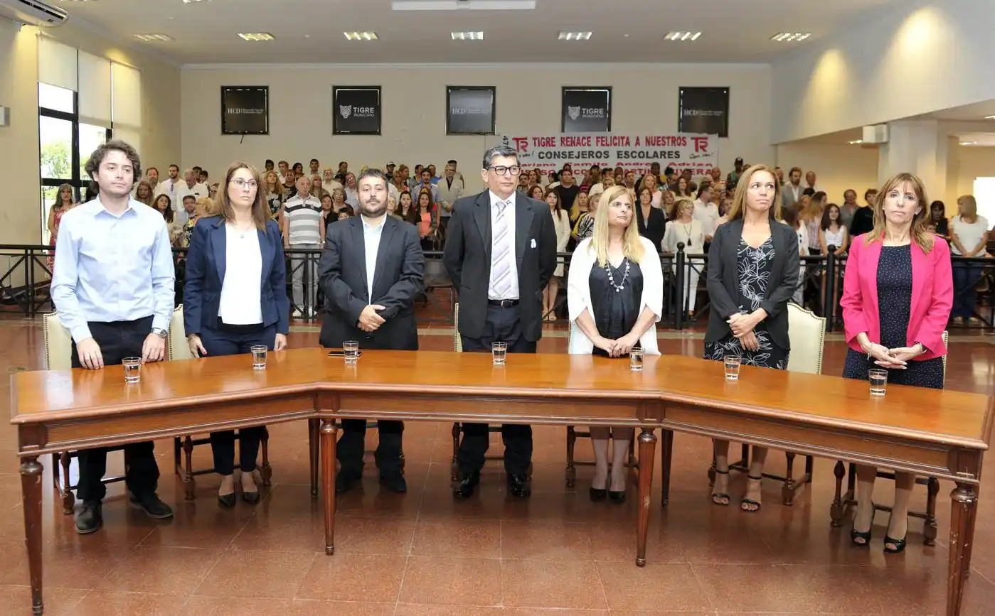 Con la presencia del Intendente Zamora, juraron los nuevos consejeros escolares de Tigre