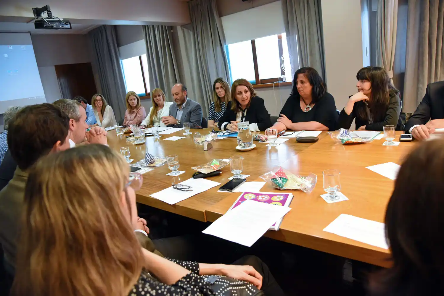 Seguridad y convivencia: Mónica Fein convocó a todo su gabinete a profundizar políticas innovadoras