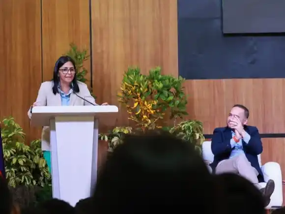 Delcy Rodríguez a EE. UU.: "El camino no es enviar barcos ni amenazar militarmente"