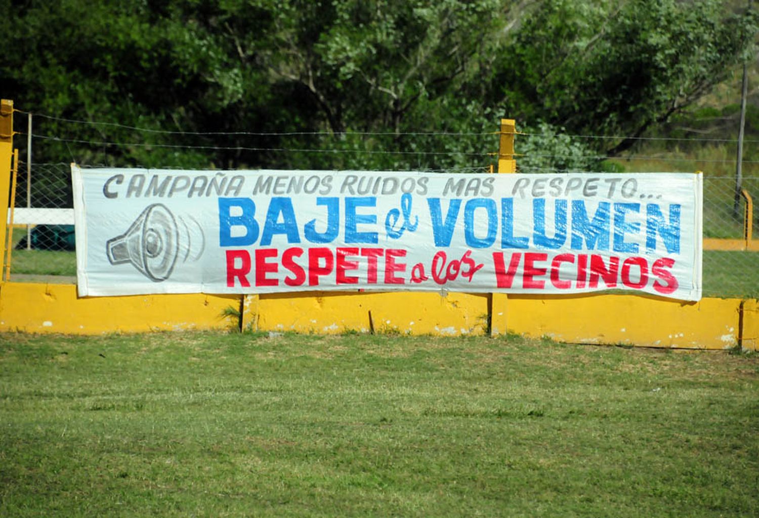 Vecinos de Valle del Lago reclaman soluciones por las picadas y los ruidos molestos