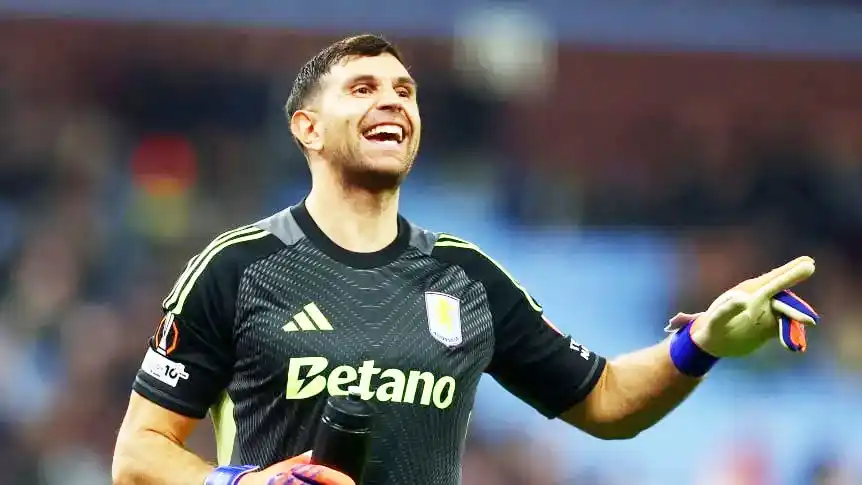 En Italia aseguran que Inter está tras los pasos de Dibu Martínez