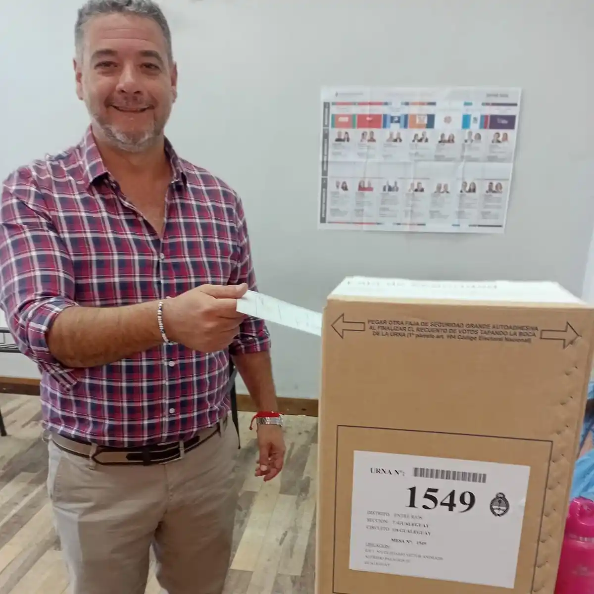 Sebastián Schaumann votó, agradeció y destacó la democracia y la armonía