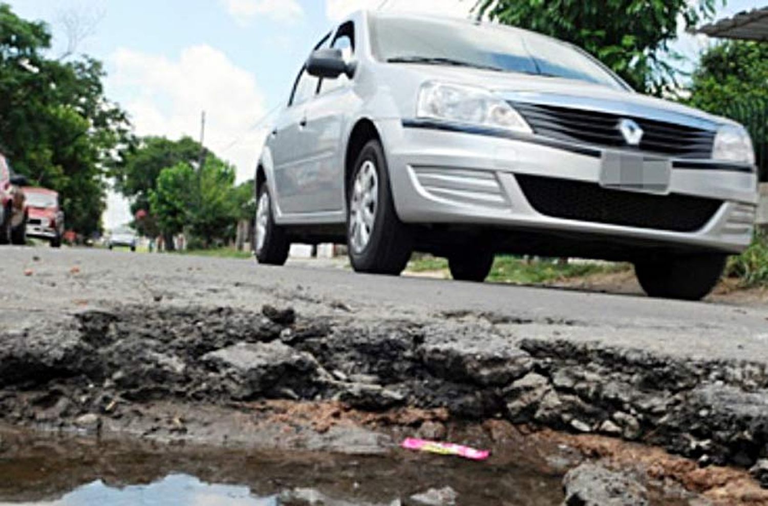 Denuncian que aumentaron un 1100 por ciento los accidentes en las calles rosarinas por pozos