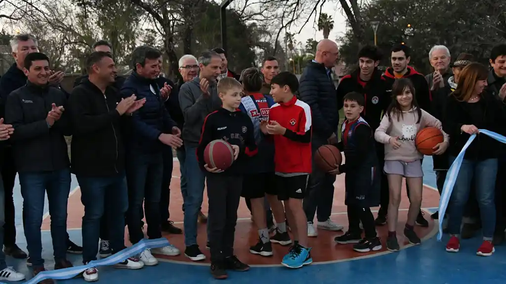 Cancha de básquet 3x3 en barrio El Prado