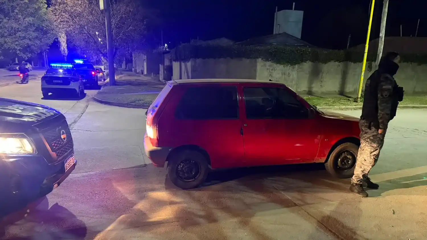 Chocó un auto estacionado, escapó y luego dio positivo en alcoholemia: le secuestraron el auto