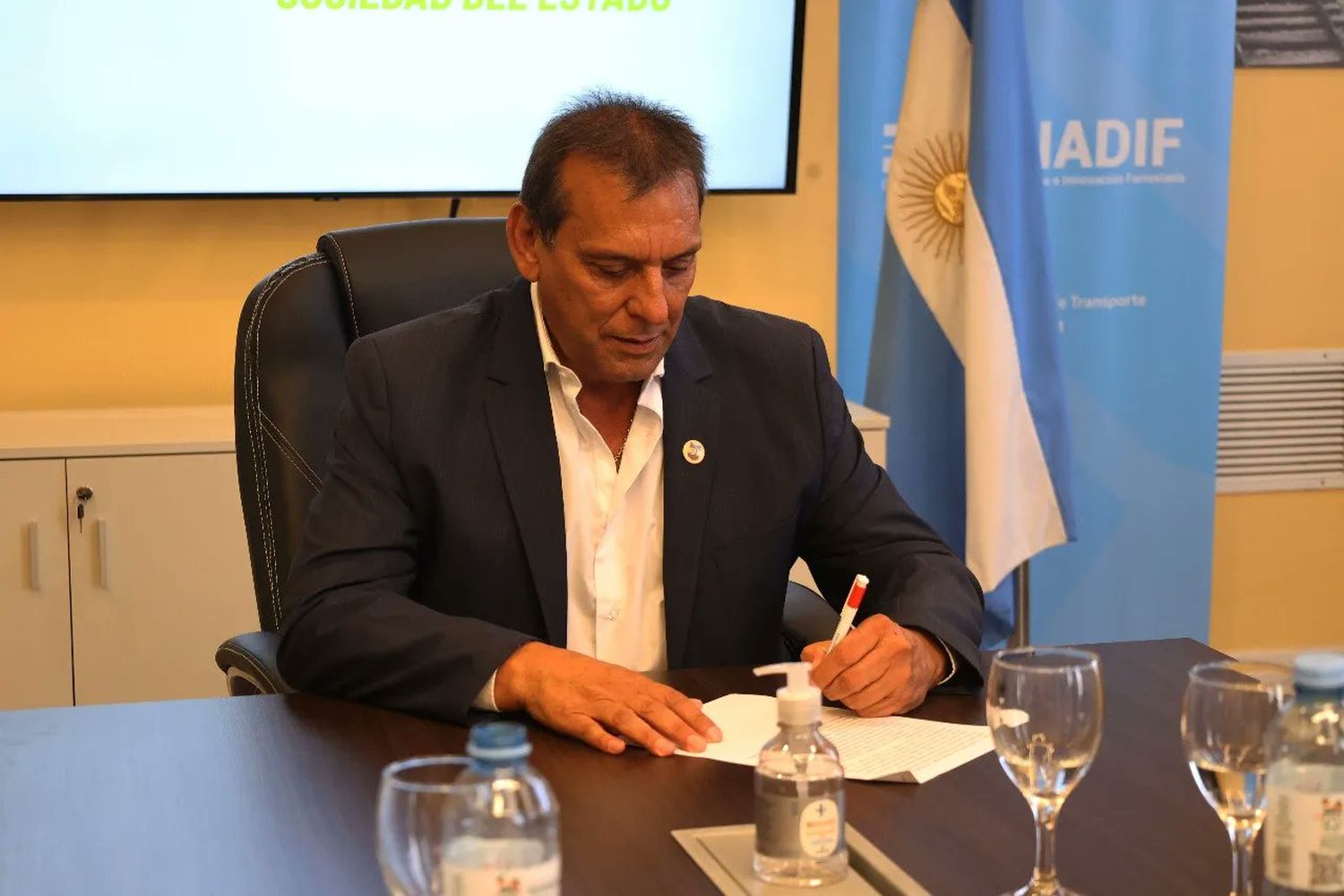 Dirigente de Moreno: Damián Contreras asumió como Presidente de Ferrocarriles Argentinos S. E.