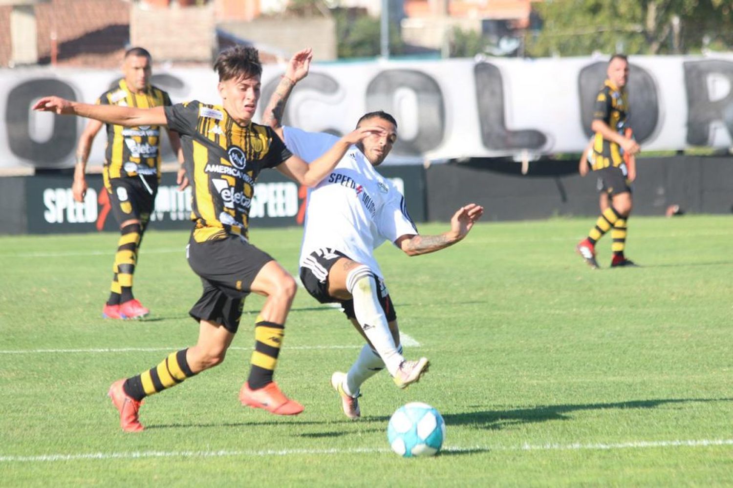 Santamarina no hizo pie frente a Riestra