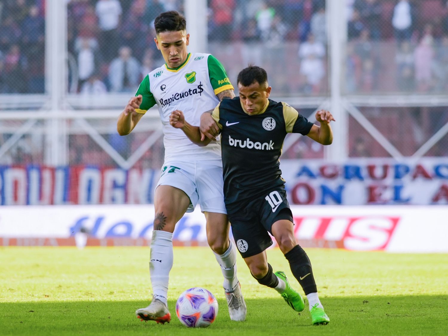San Lorenzo y Defensa, en un 0-0 que los deja lejos de River