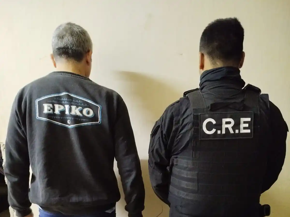 El hombre detenido en el allanamiento.