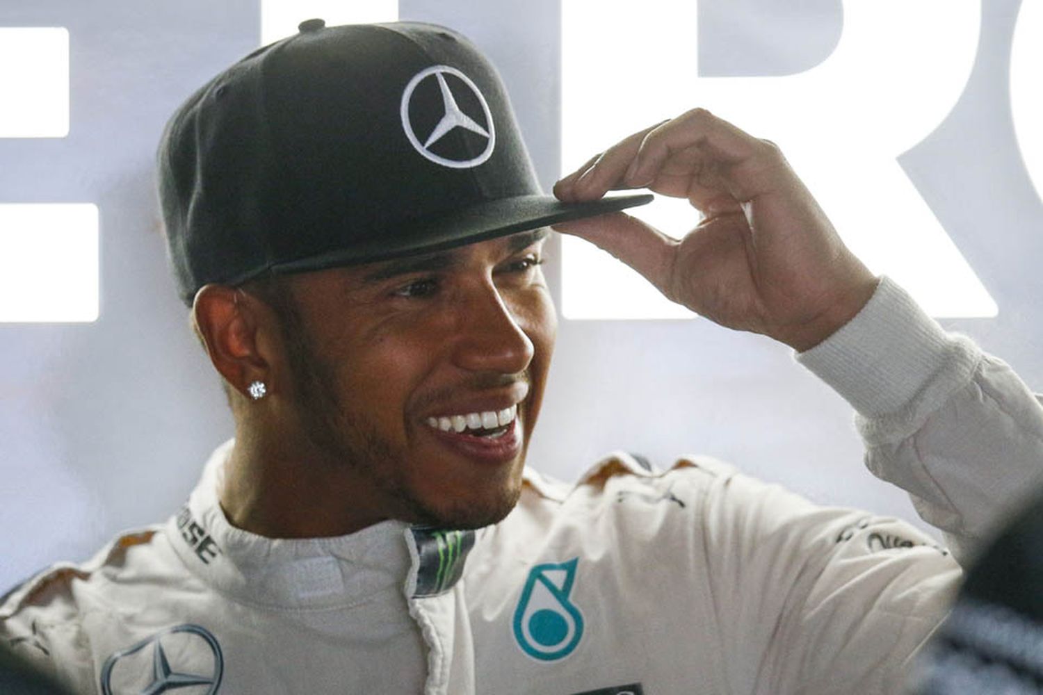 “No se toleran más episodios de racismo”, dijo el campeón de la F1 Lewis Hamilton