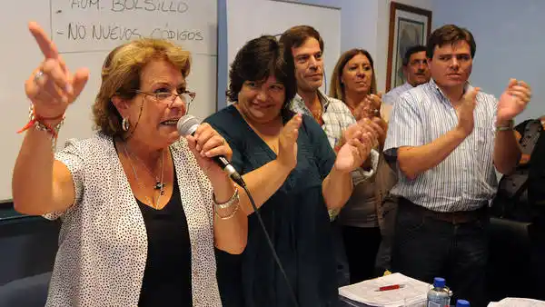 Docentes: Congreso de Feb definió levantar el paro