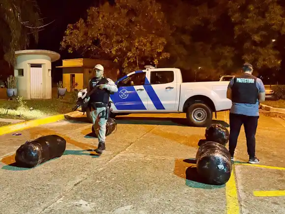 Prefectura frustró millonario contrabando de ropa a orillas del río Uruguay