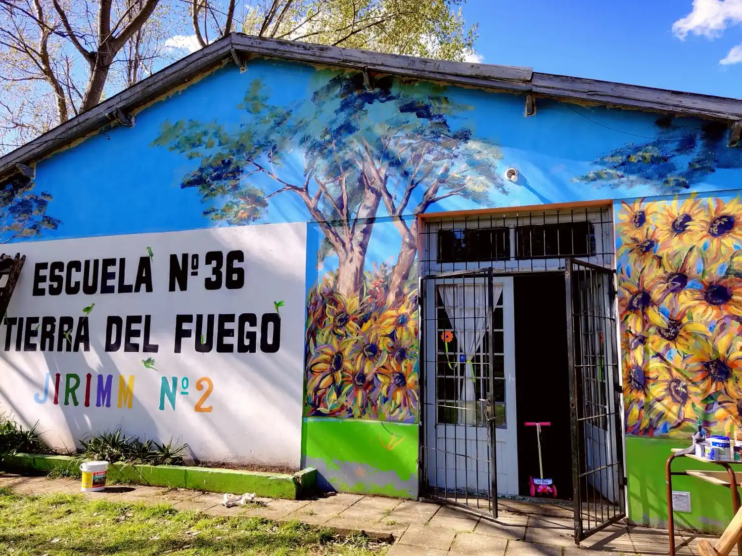 Mural en la Escuela 36 que está sobre la ruta 86