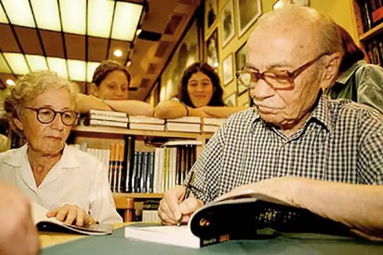 “Les quiero pedir a los chicos
y a los jóvenes que lean”