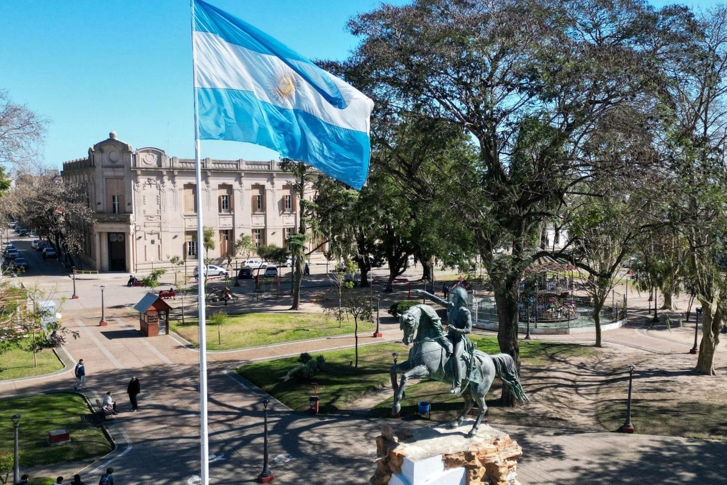 Plazas, los espacios públicos distintivos de Gualeguaychú