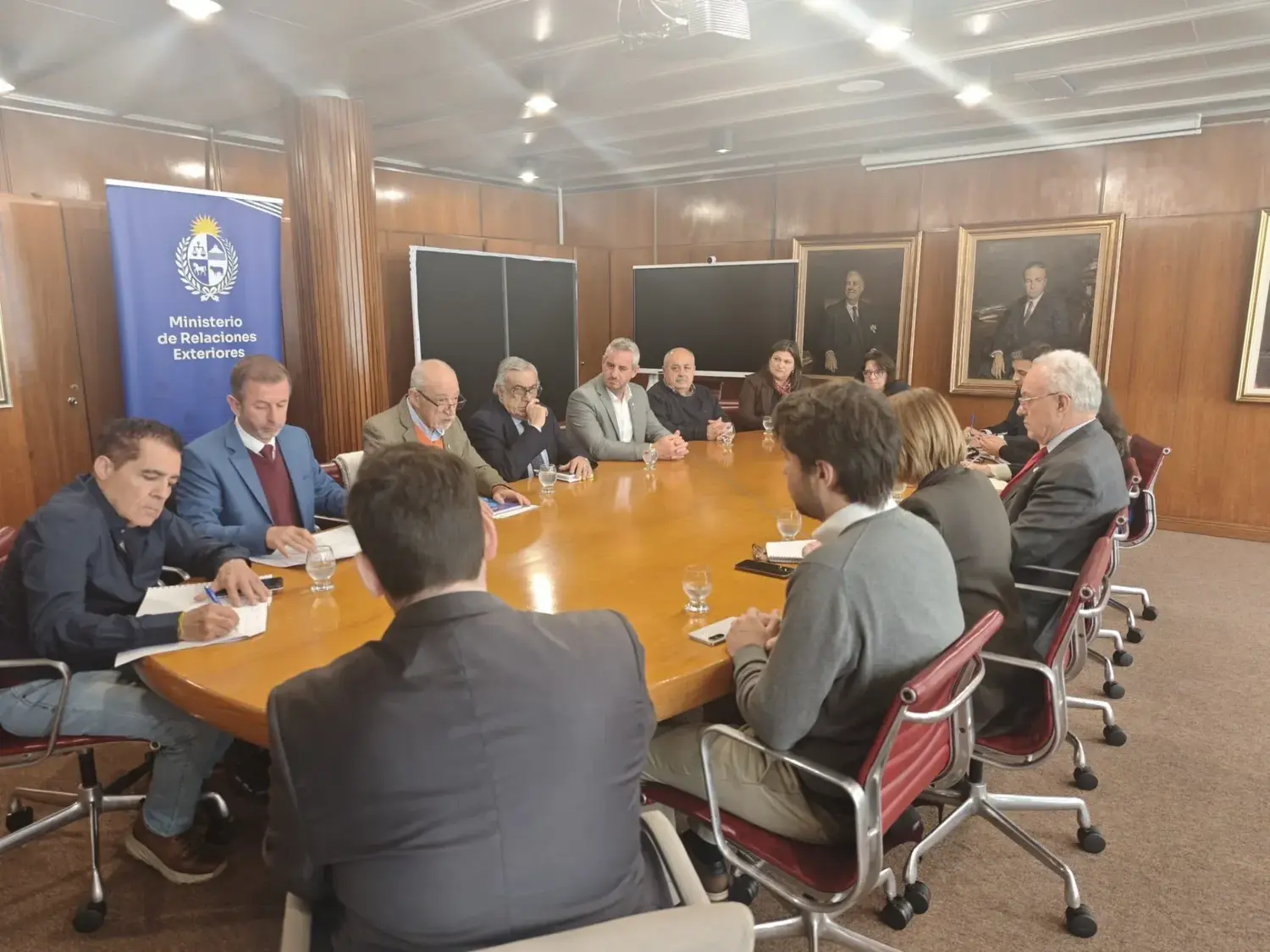 El CCRU proyecta su agenda 2027–2028 y suma el respaldo de autoridades del Gobierno uruguayo