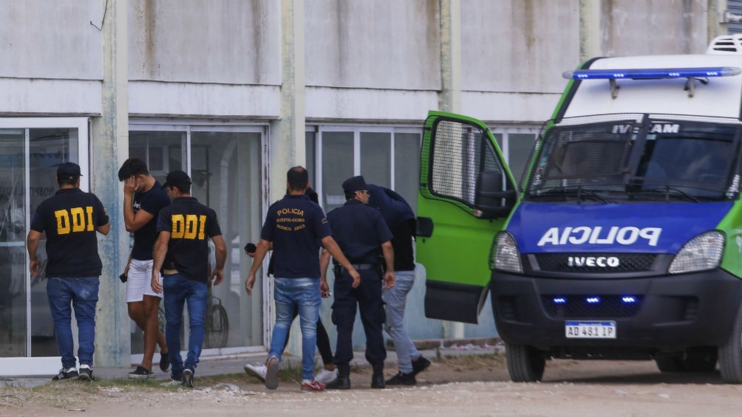Crimen de Báez Sosa en Villa Gesell: Trasladaron a los 8 rugbiers al penal de Dolores previo al comienzo del juicio oral
