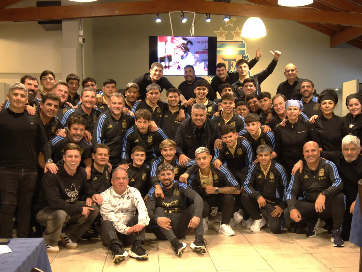 La Sub 17 con Tapia antes de viajar a Qatar.Foto:@Argentina