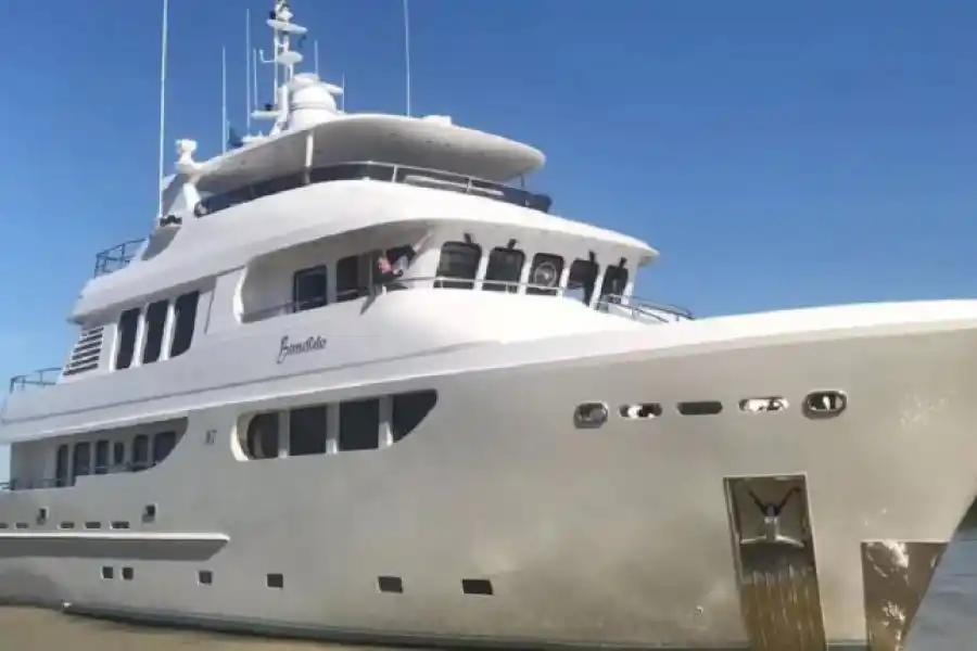 Pusieron a la venta a “Bandido” el yate de los videos de Martín Insaurralde