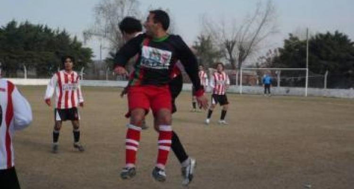 Banfield y Rivadavia comenzaron ganando