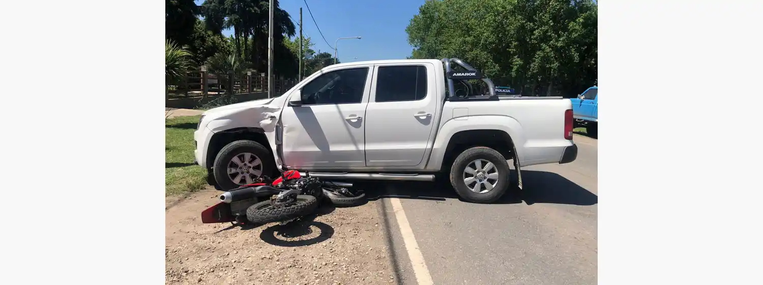 Sierra de los Padres: un muerto tras fuerte choque entre una camioneta y una moto