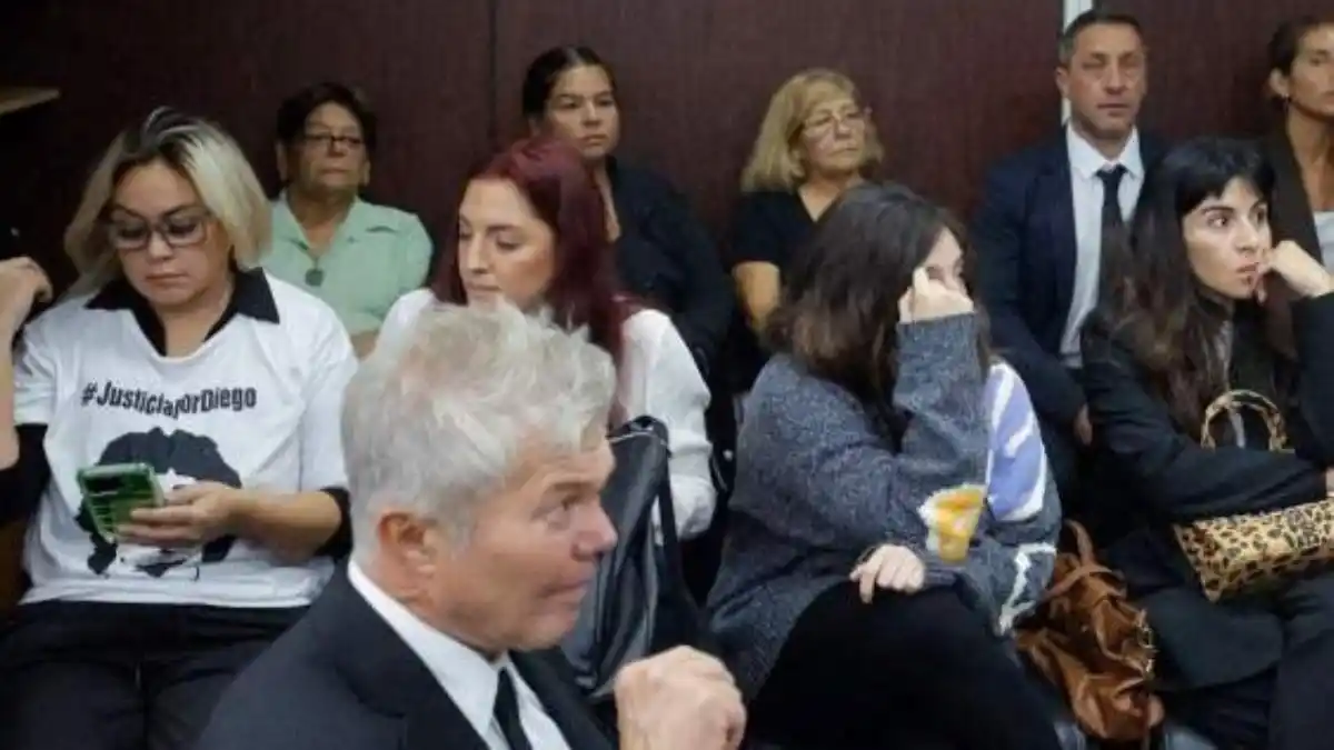 ¡IMPRESIONANTE! Foto inédita de Maradona en su lecho de muerte fue revelada en el juicio