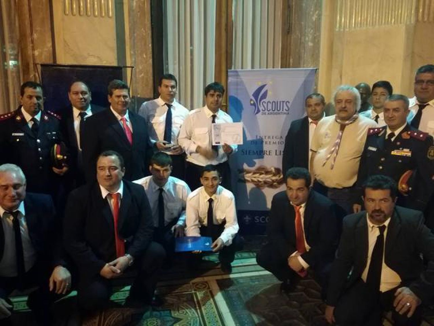 Otorgaron el Premio “Siempre Listo” a Bomberos Voluntarios en el Congreso