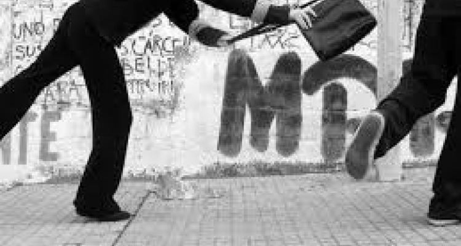 Aprehendieron a cuatro jóvenes por arrebato