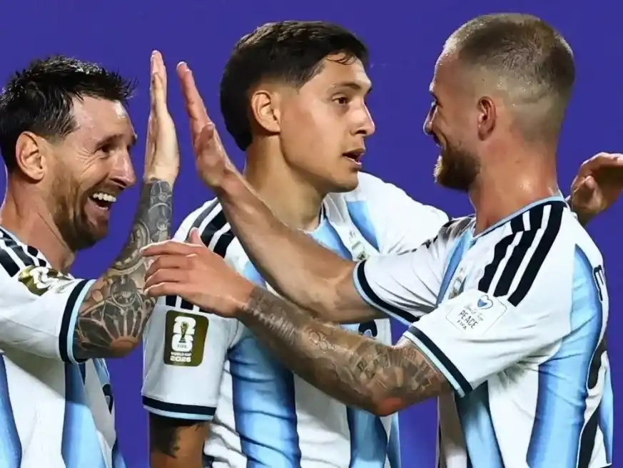 La Selección argentina vuelve a salir a la cancha este lunes Créditos: Reuters/Bernadett Szabo