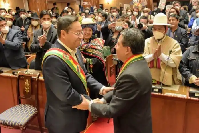 Luis Arce asumió como presidente constitucional de Bolivia