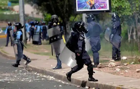 Honduras: estudiantes heridos en un enfrentamiento con policías