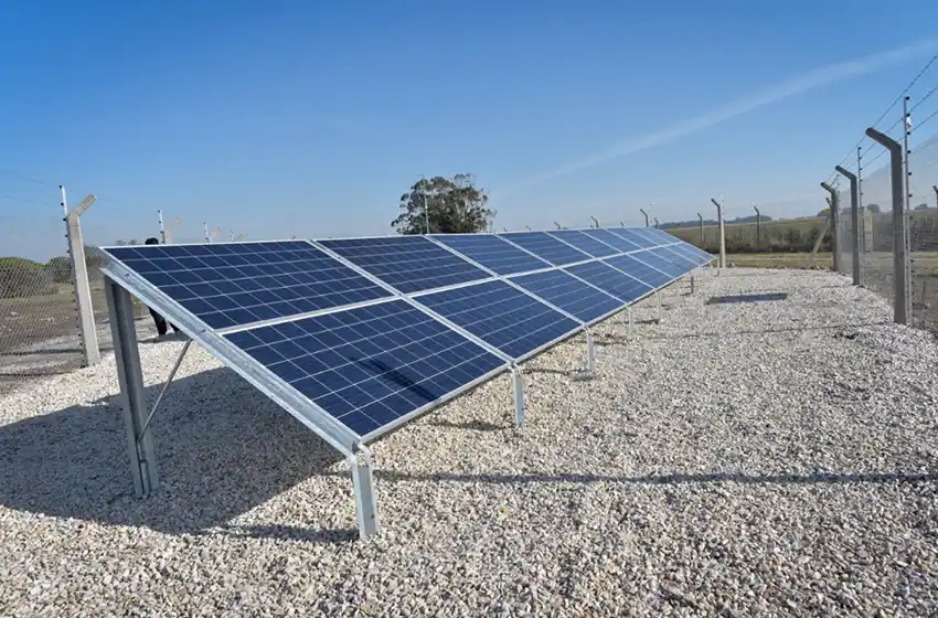 Funciona el primer pozo de agua abastecido con energía solar